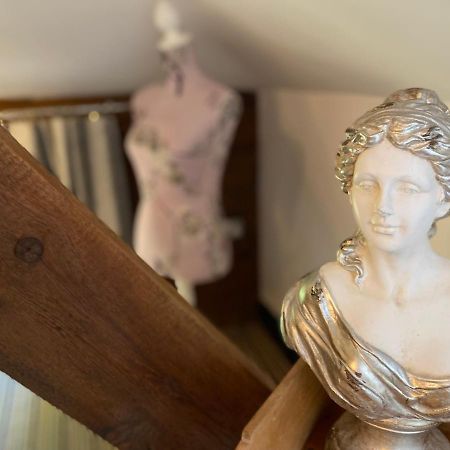 Betsey Trotwood. Historic Stylish 2-Bed Cottage. Blundeston Екстериор снимка
